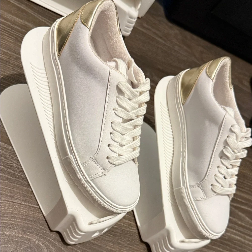 Steve Madden White and Gold Sneakers - Picture 1 of 6